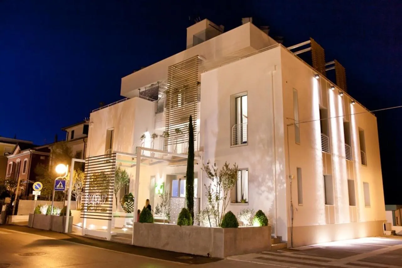 Hotel Madalu Viserba Di Rimini