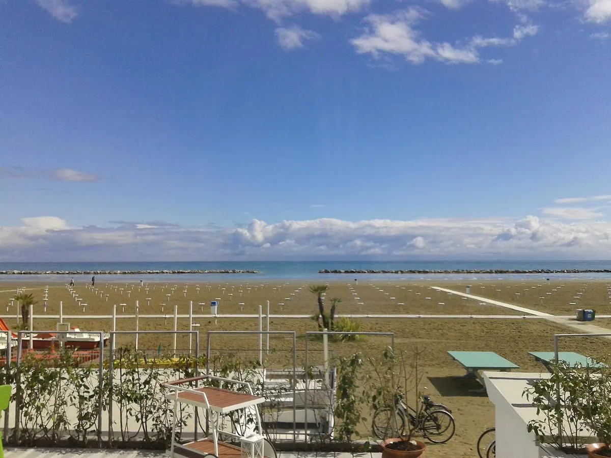 Hotel Madalu Viserba Di Rimini 3*,
